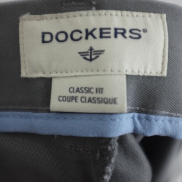 COPY - Dockers grey signature khaki classic fit size W42L32 - Picture 9 of 11